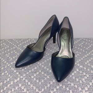 Navy Bandolino Grenow Pumps